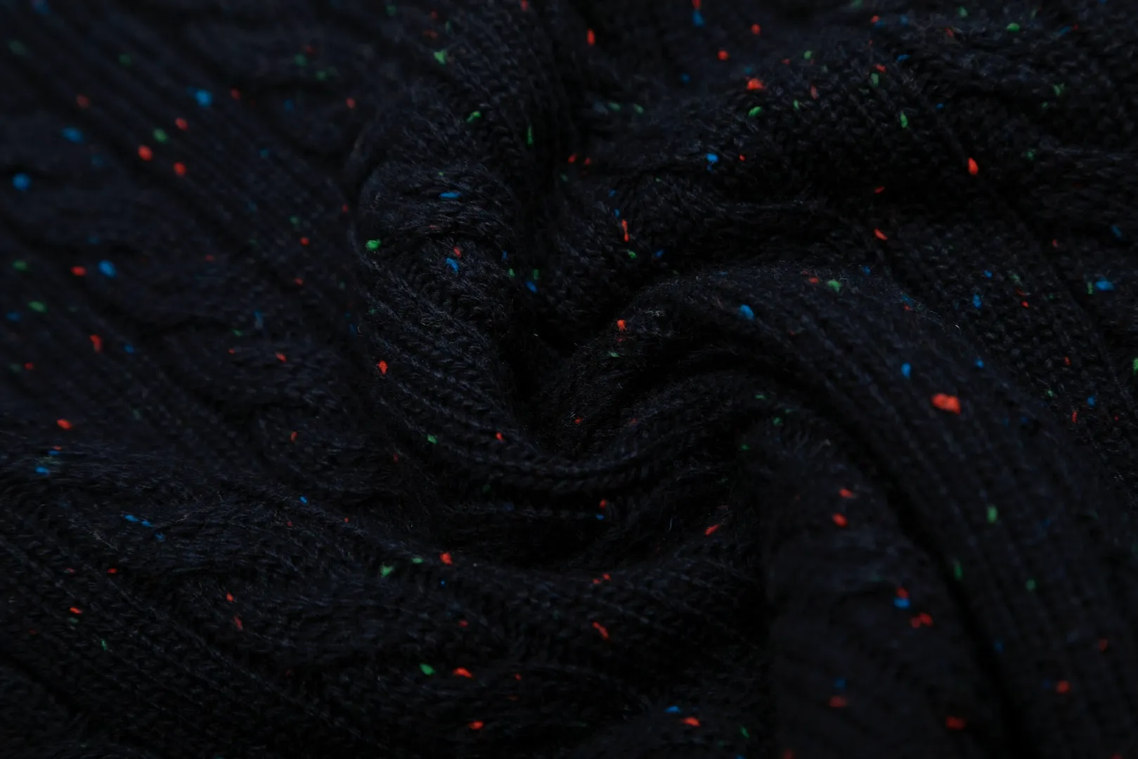 P166 💰 "Top quality" Style number: DS058# (on sale all year round) [Ralph Lauren wool blended pony embroidered logo twist knitted short sleeves] ✅Ralph Lauren gradient multi-color dot versatile hemp knitted round neck short sleeves for all seasons ✅15% merino cotton wool 85% wool blended clean and clear texture ✅ZP quality 1:1 version Scan the code to enter the GF website Counter quality ✅Details and quality are the only one in Guangzhou. Imported quality wool. Focus on high-end. Cost-effective. Needless to say good quality. ✅Restore the original version. The maximum size can be worn up to 150 pounds. Loose, comfortable and stress-free.